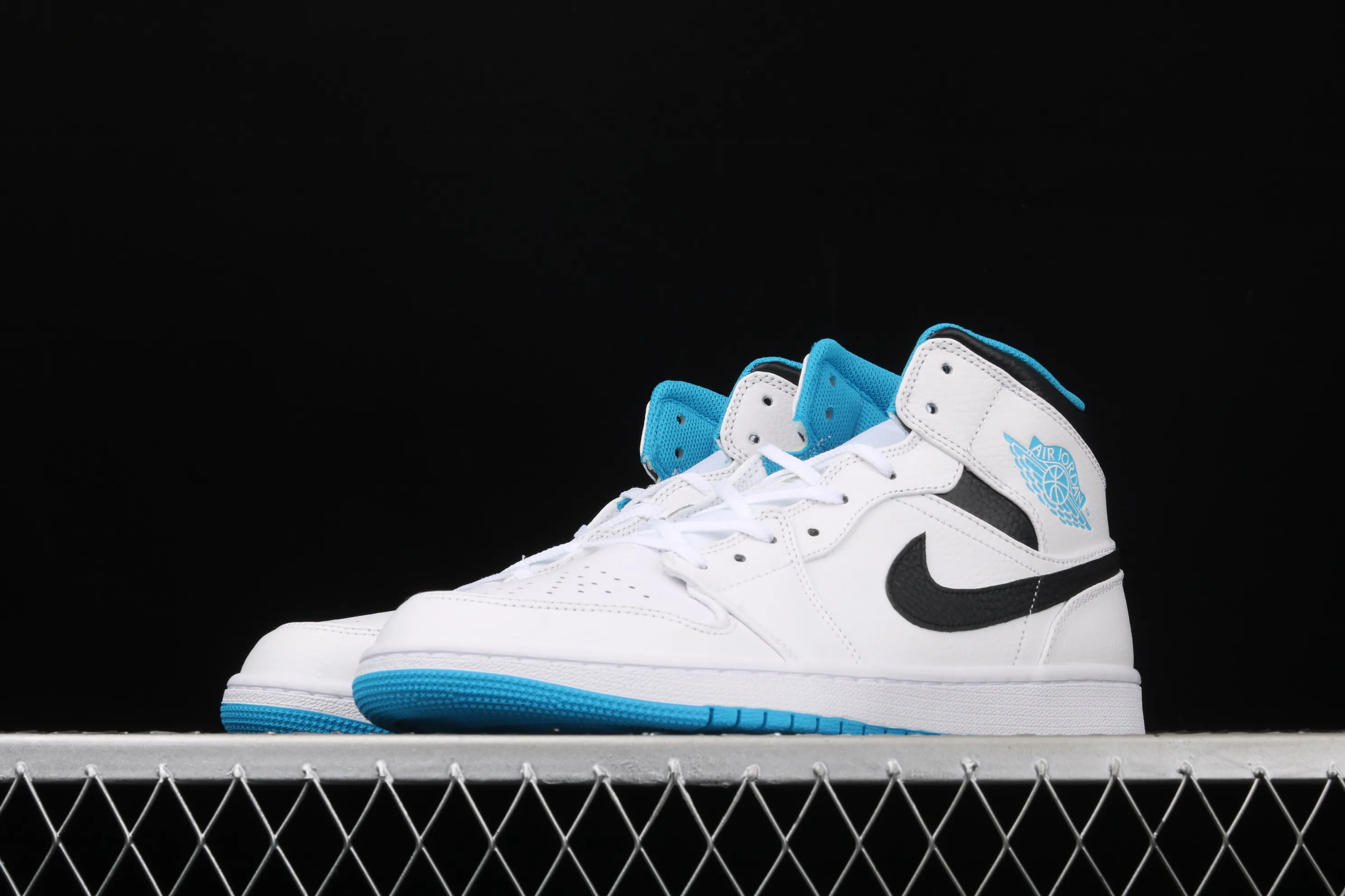 All categories Air Jordan Jordan series basketball shoes Air Jordan 1 Mid Air Jordan 1 Mid AJ1 Joe 1 Zhongbang basketball shoes 554724-141